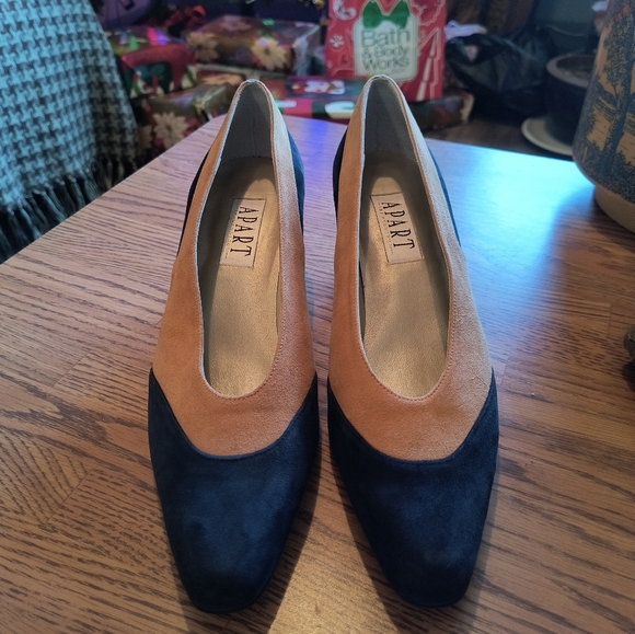 Vintage 80s Suede Pump Blue and Tan Made in Spain Size 9 - Picture 12 of 15
